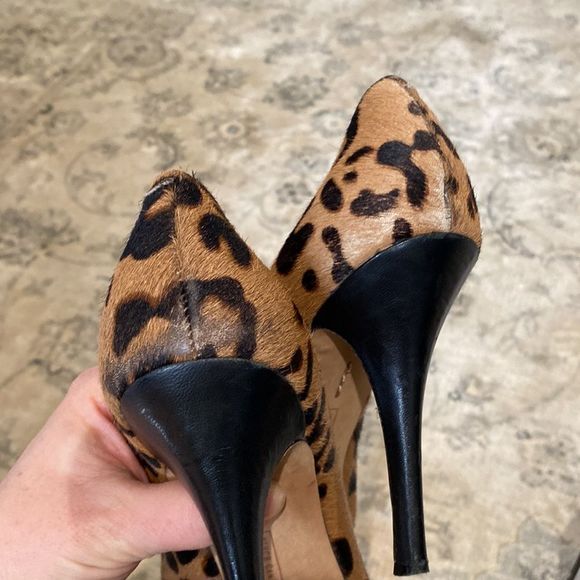 Vince Camuto leopard heels - Picture 3 of 5